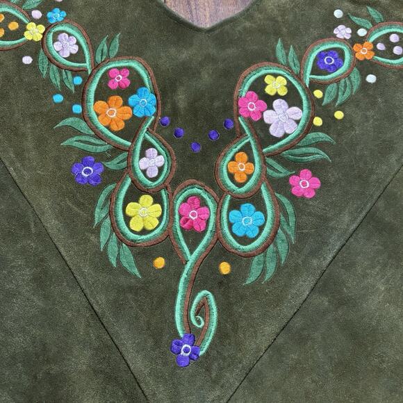 Vtg Olive Green Suede Cape Poncho Embroidery flowers Boho Hippie Festival Retro - Picture 4 of 10